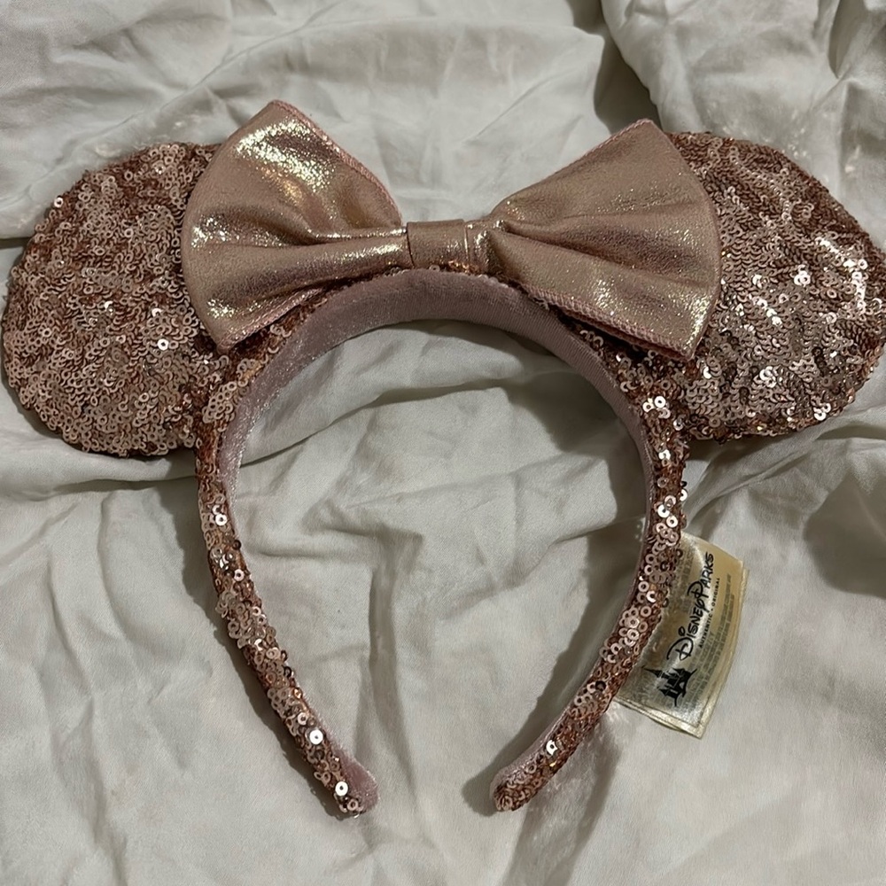 Minnie Mouse ears rose gold